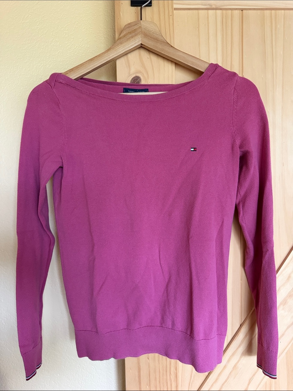 Tommy Hilfiger Women's Fuchsia Boatneck Long Sleeve Top